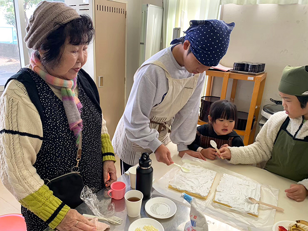 サロン寺子屋食堂